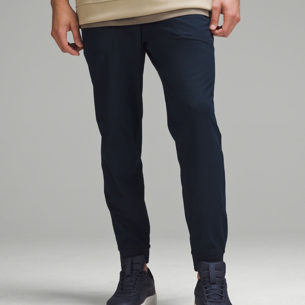 Lululemon ABC Joggers, men’s XL *shorter*  in True Navy